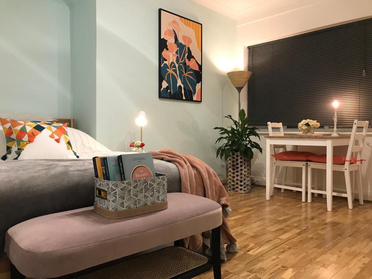 Modern Boutique Studio Apartment 伯恩茅斯 外观 照片