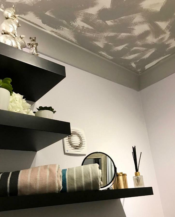 Modern Boutique Studio Apartment 伯恩茅斯 外观 照片