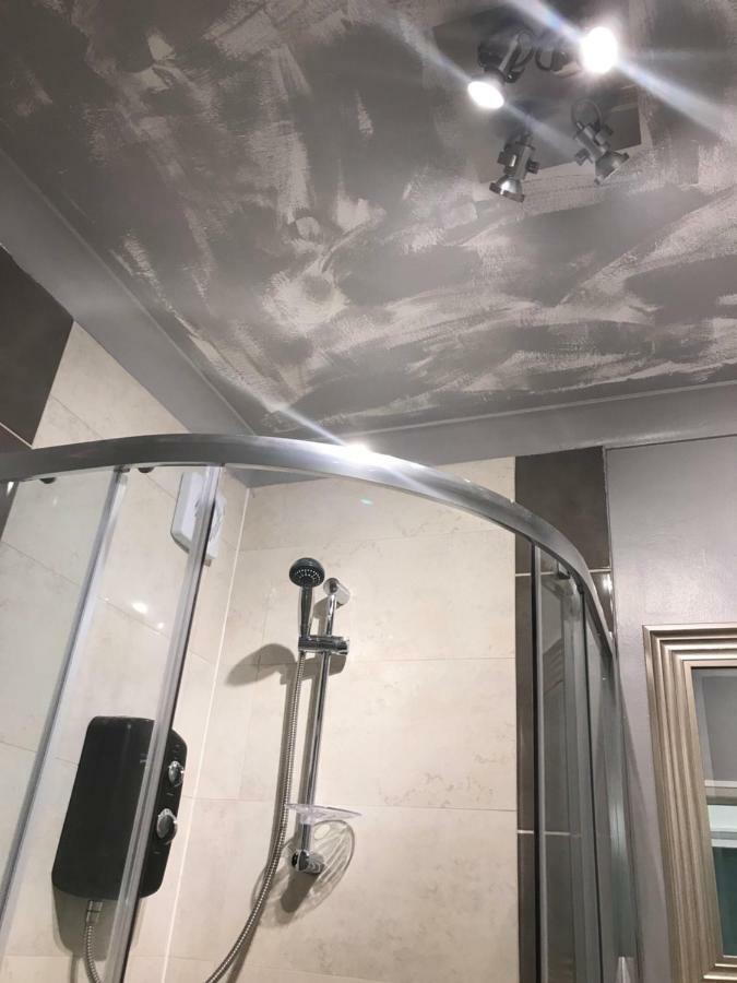 Modern Boutique Studio Apartment 伯恩茅斯 外观 照片