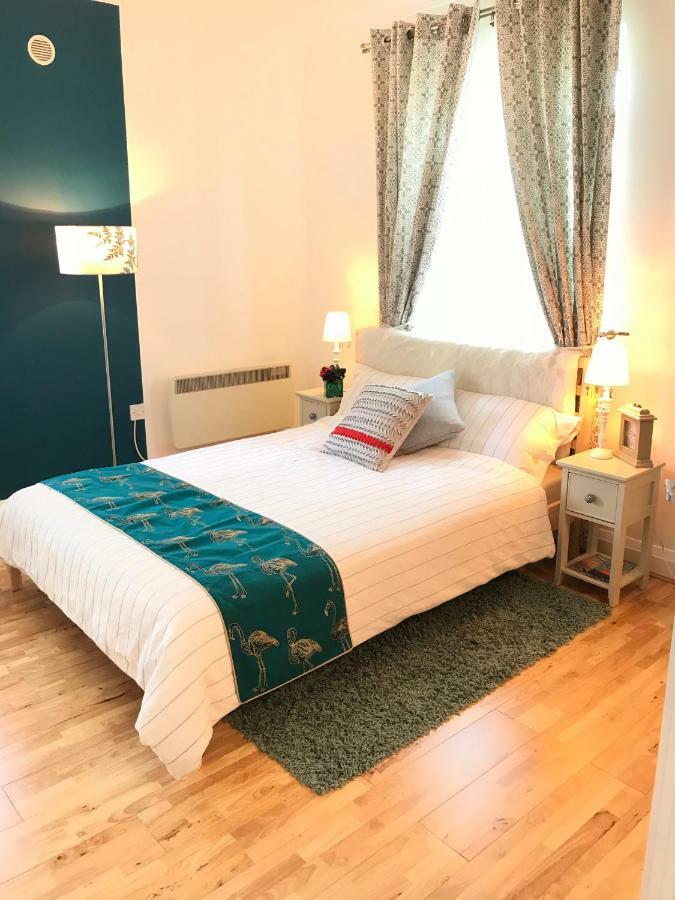 Modern Boutique Studio Apartment 伯恩茅斯 外观 照片